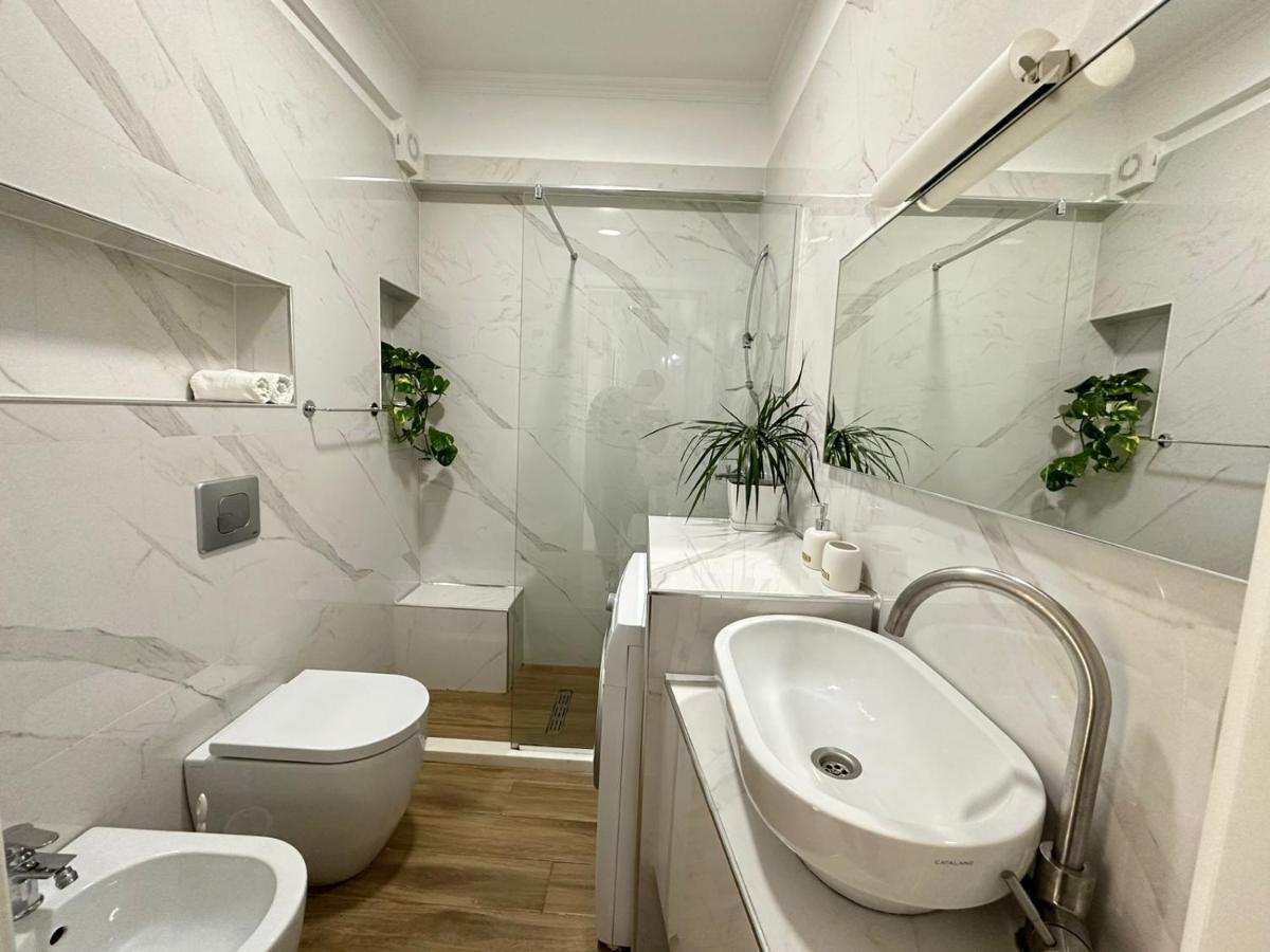 Home Aquamarine & Residence Vlorë 외부 사진