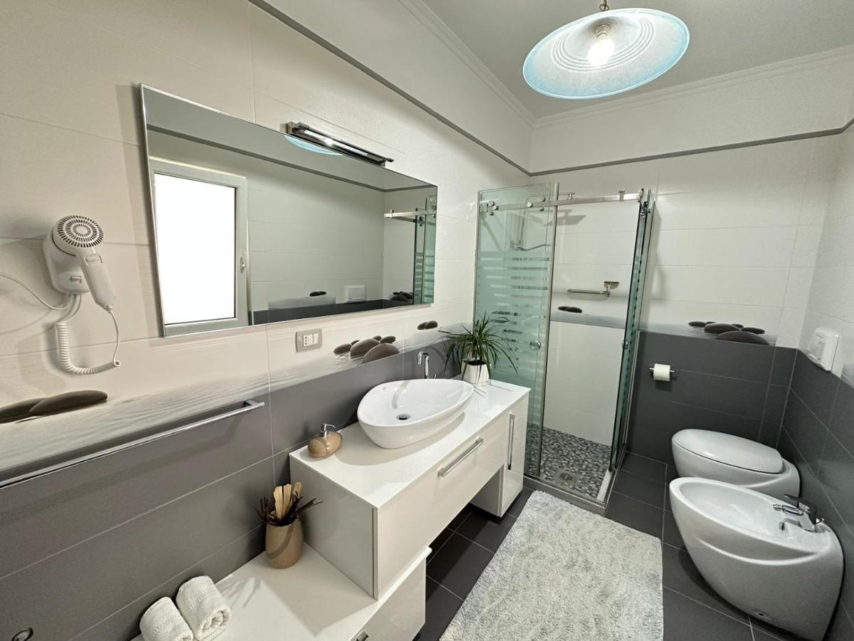 Home Aquamarine & Residence Vlorë 외부 사진