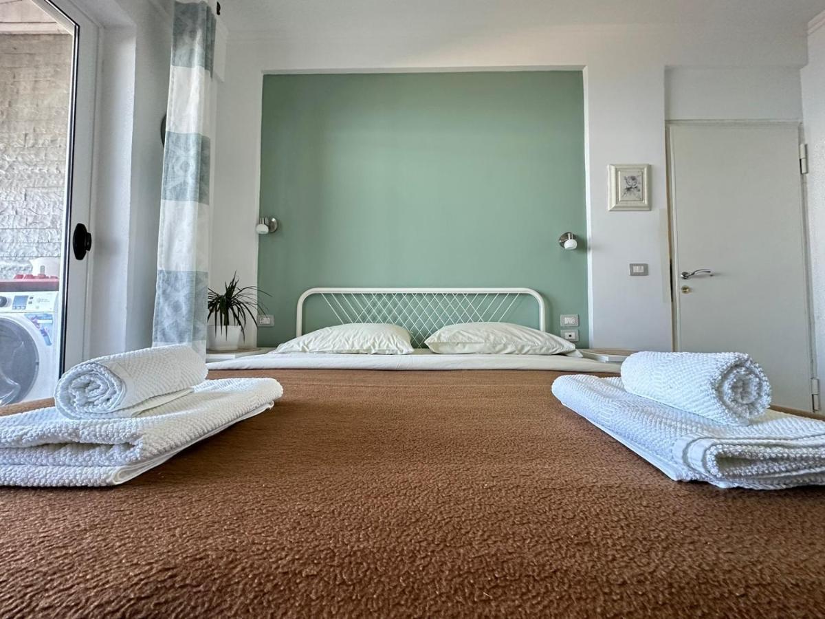 Home Aquamarine & Residence Vlorë 외부 사진